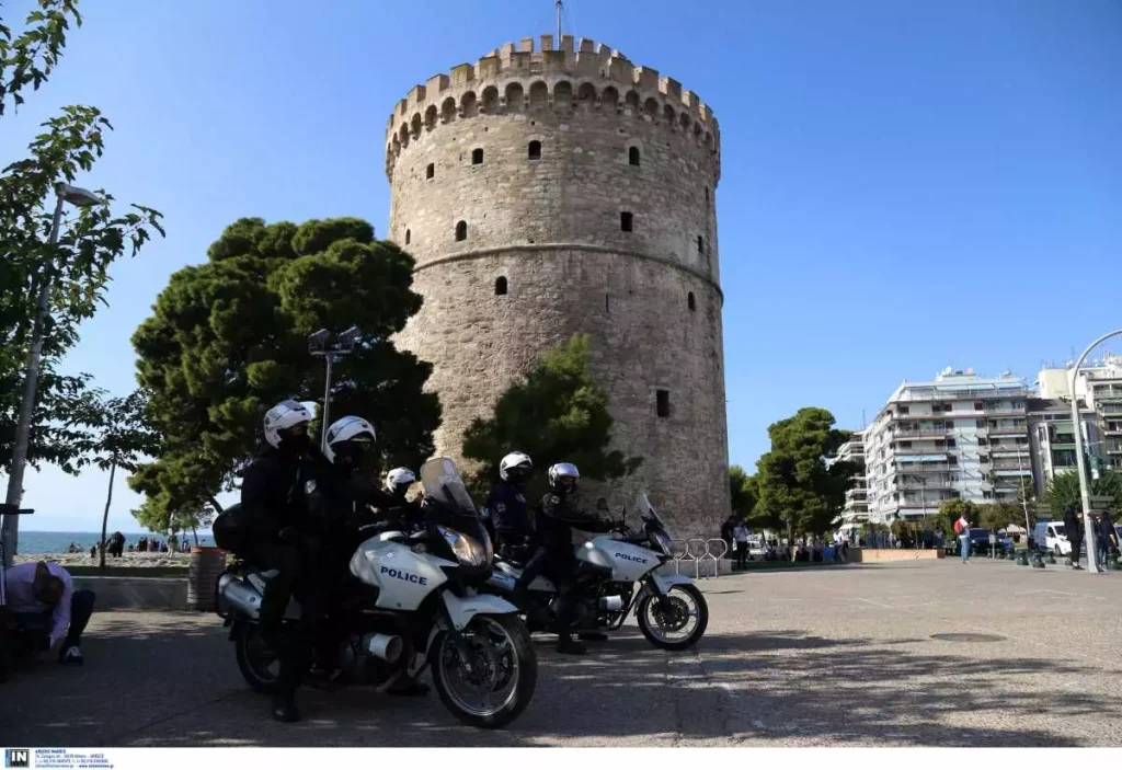 Θεσσαλονίκη: Ανθρωποκυνηγητό διαρρηκτών από ταράτσα σε ταράτσα – Συνελήφθησαν μετά από καταδίωξη (upd)