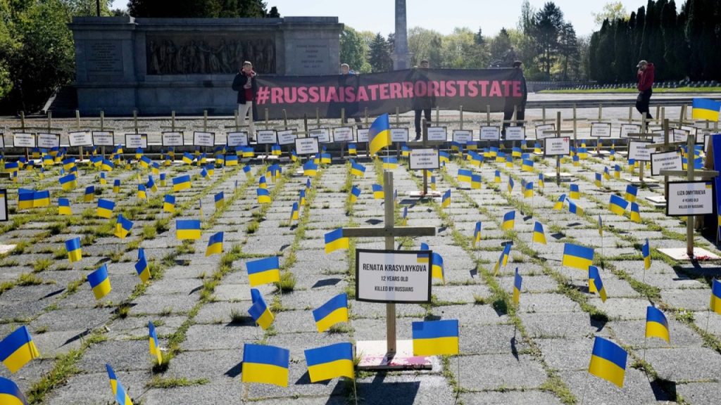 Πολωνία: Εμπόδισαν τον Ρώσο πρέσβη να καταθέσει στεφάνι στο μαυσωλείο σοβιετικών στρατιωτών (βίντεο)