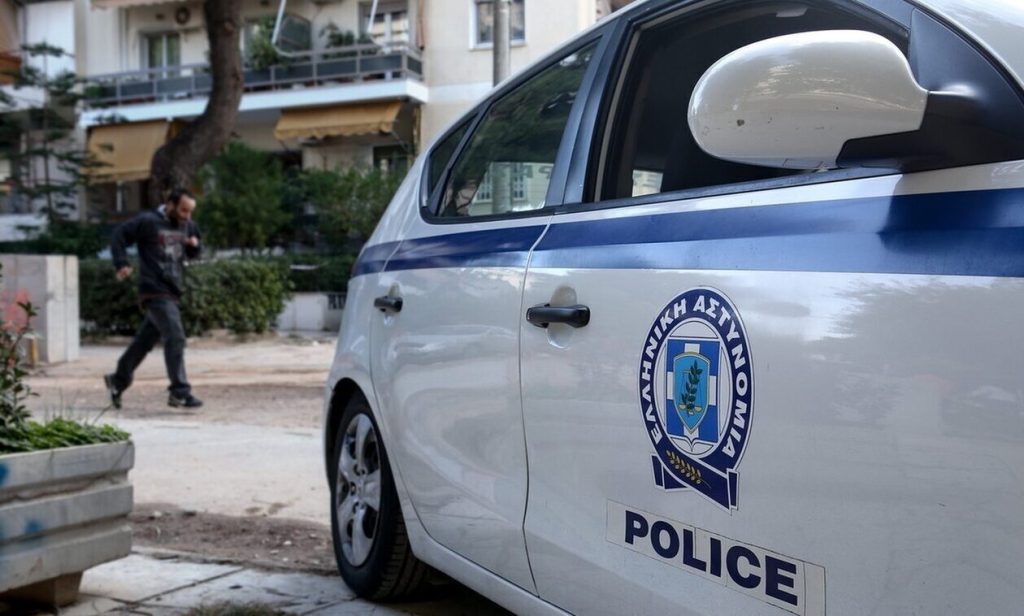 Τέσσερις συλλήψεις μετά από εξάρθωση εγκληματικής οργάνωσης που διακινούσε κοκαΐνη στην Αθήνα (φωτό)