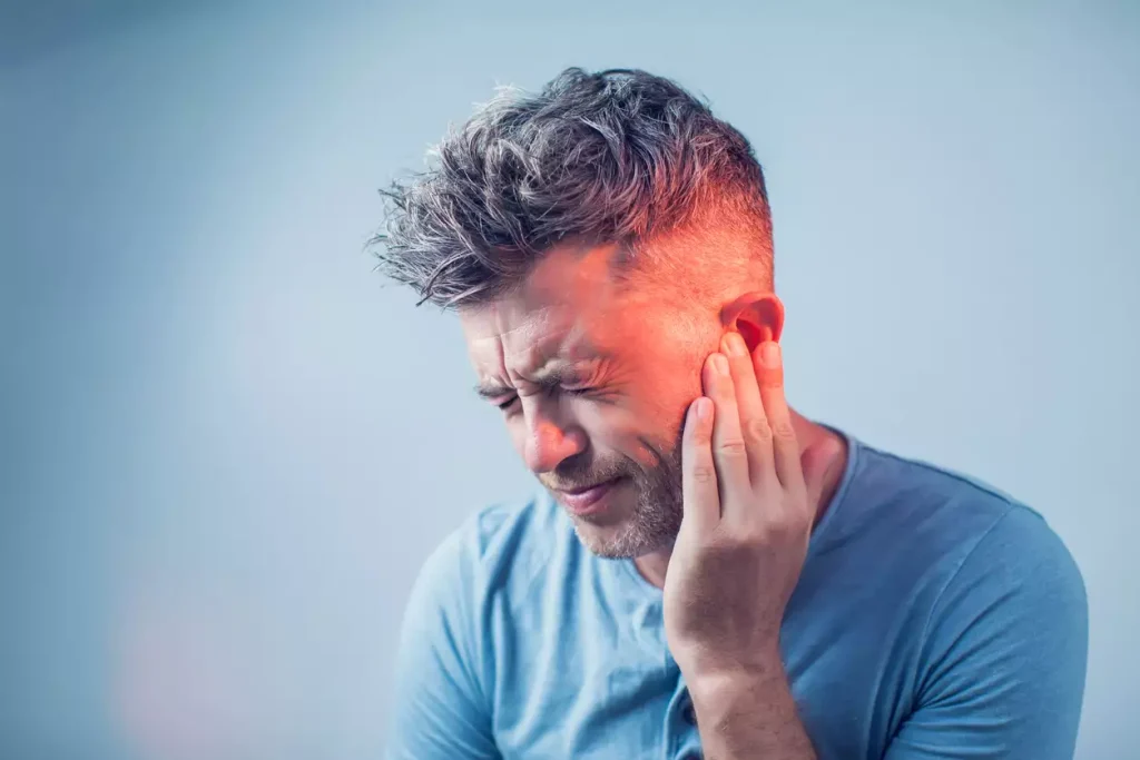 Πόνος στο αυτί: Τι μπορείτε να κάνετε στο σπίτι για να ανακουφιστείτε