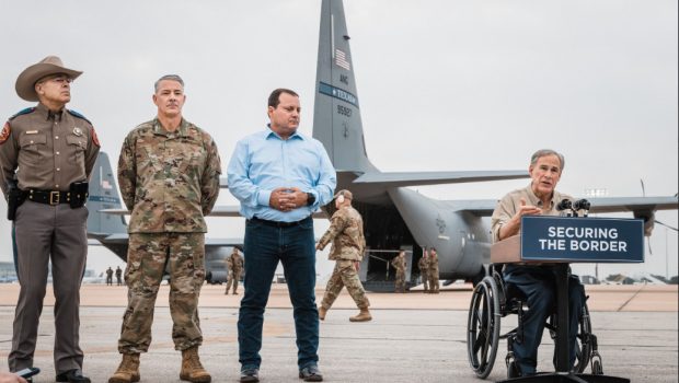 ΗΠΑ: Ο κυβερνήτης του Τέξας αναπτύσσει την Εθνοφρουρά στα σύνορα με το Μεξικό