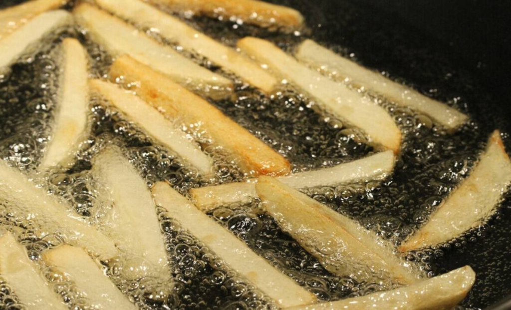 Τελικά τι ισχύει; – Πόσες φορές μπορούμε να τηγανίσουμε με το ίδιο λάδι;