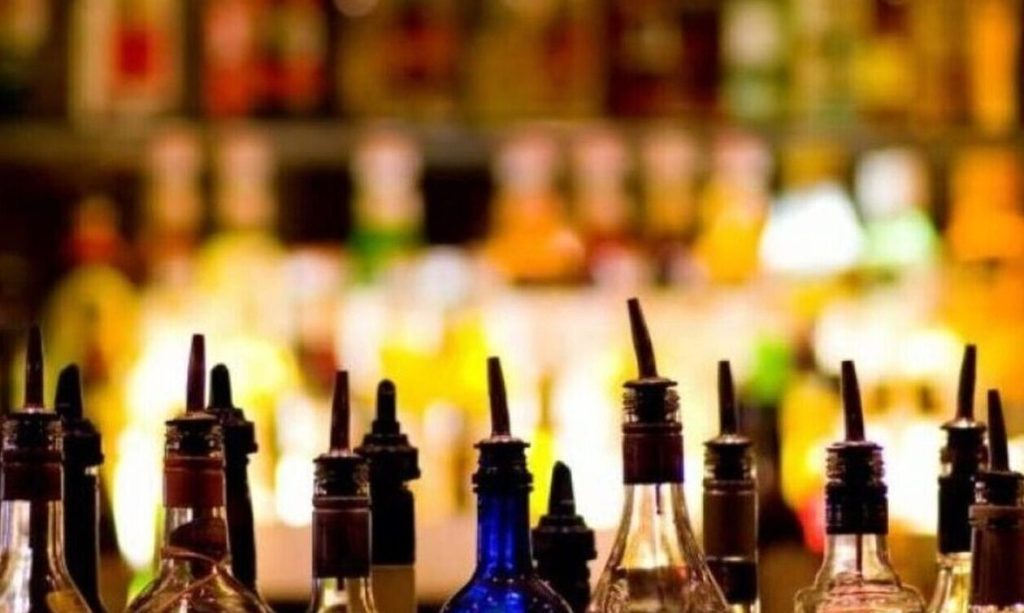 Εργαστήριο που έφτιαχνε ποτά «μπόμπες» εντοπίστηκε σε Καλλιθέα και Ασπρόπυργο