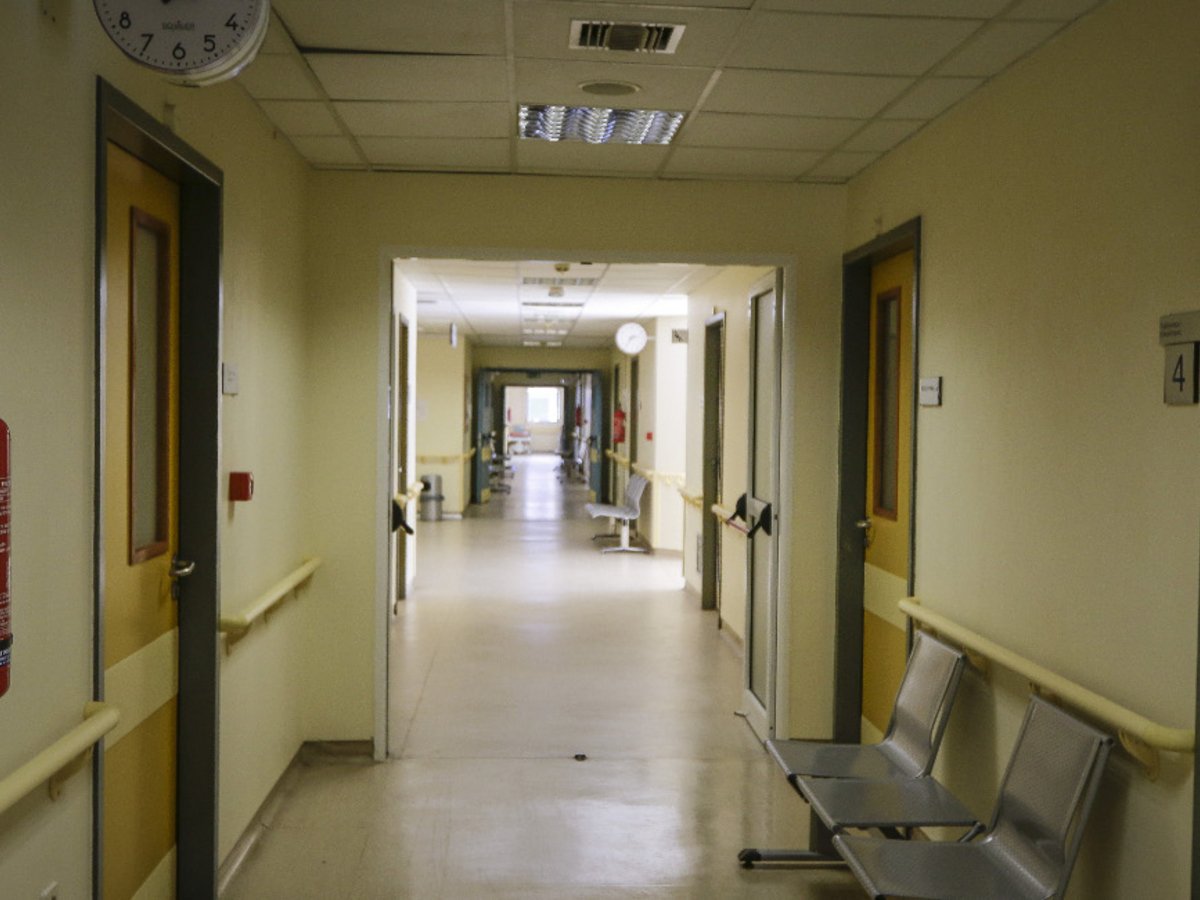 ΠΟΕΔΗΝ: «Ρομά τραυμάτισαν τραυματιοφορέα και προπηλάκισαν παιδίατρο στο κέντρο υγείας Αλεξάνδρειας στην Ημαθία»