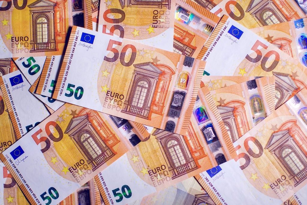 Βόλος: Από την Αθήνα είχαν προμηθευτεί έναντι 14 ευρώ έκαστο τα πλαστά 50άρικα οι δύο νεαροί παραχαράκτες