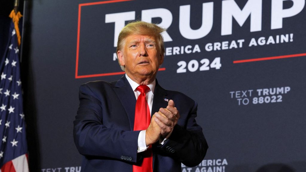 Ο Ν.Τραμπ ζητά τη φυλάκιση του δημάρχου του Σικάγο και του κυβερνήτη του Ιλινόις