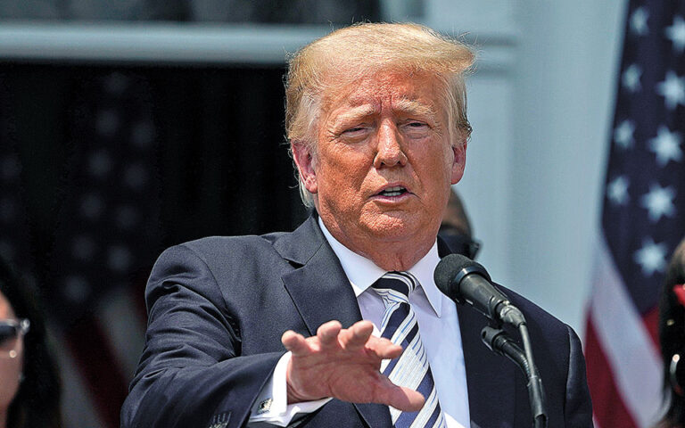 Ο Ν.Τραμπ καλεί τους Ρεπουμπλικάνους να προκαλέσουν στάση πληρωμών αν δεν εξασφαλίσουν «τεράστιες» περικοπές δημοσίων δαπανών