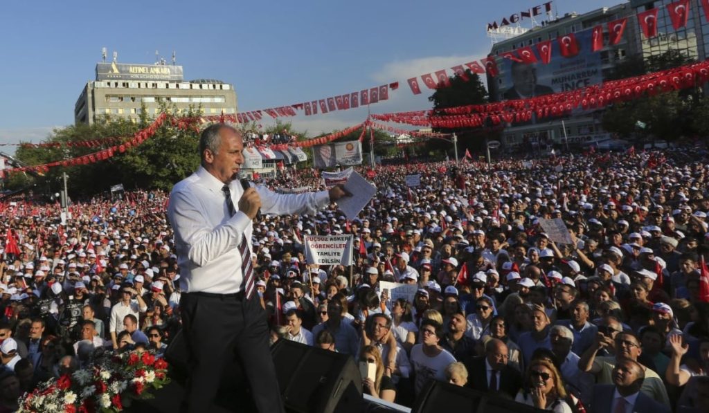 Τουρκικές εκλογές: Τι σημαίνει η αποχώρηση του Μ.Ιντζέ για τη «μάχη» Ρ.Τ.Ερντογάν-Κ.Κιλιτσντάρογλου;