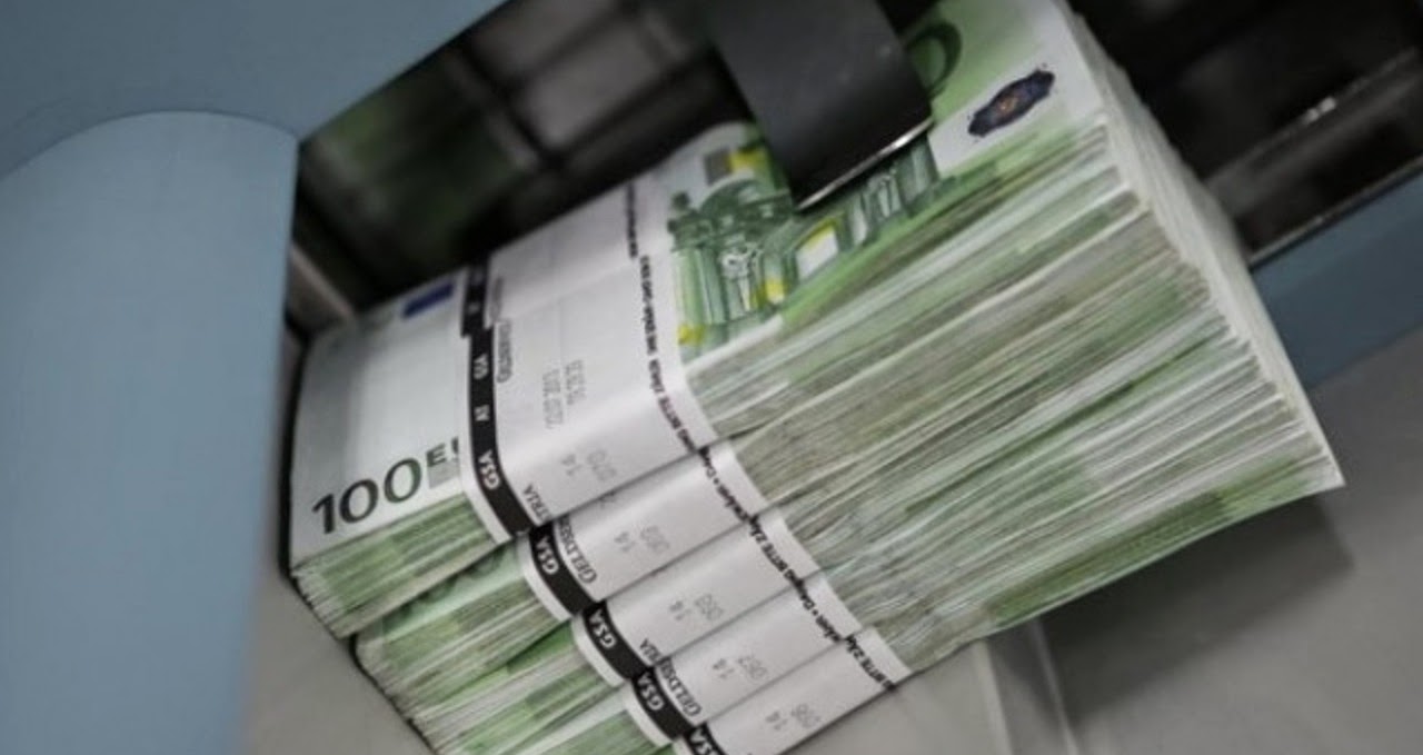 Στην Ελλάδα οι τράπεζες κερδίζουν 600 εκατ.ευρώ το τρίμηνο και στην Λιθουανία φορολογούνται για προμήθεια όπλων