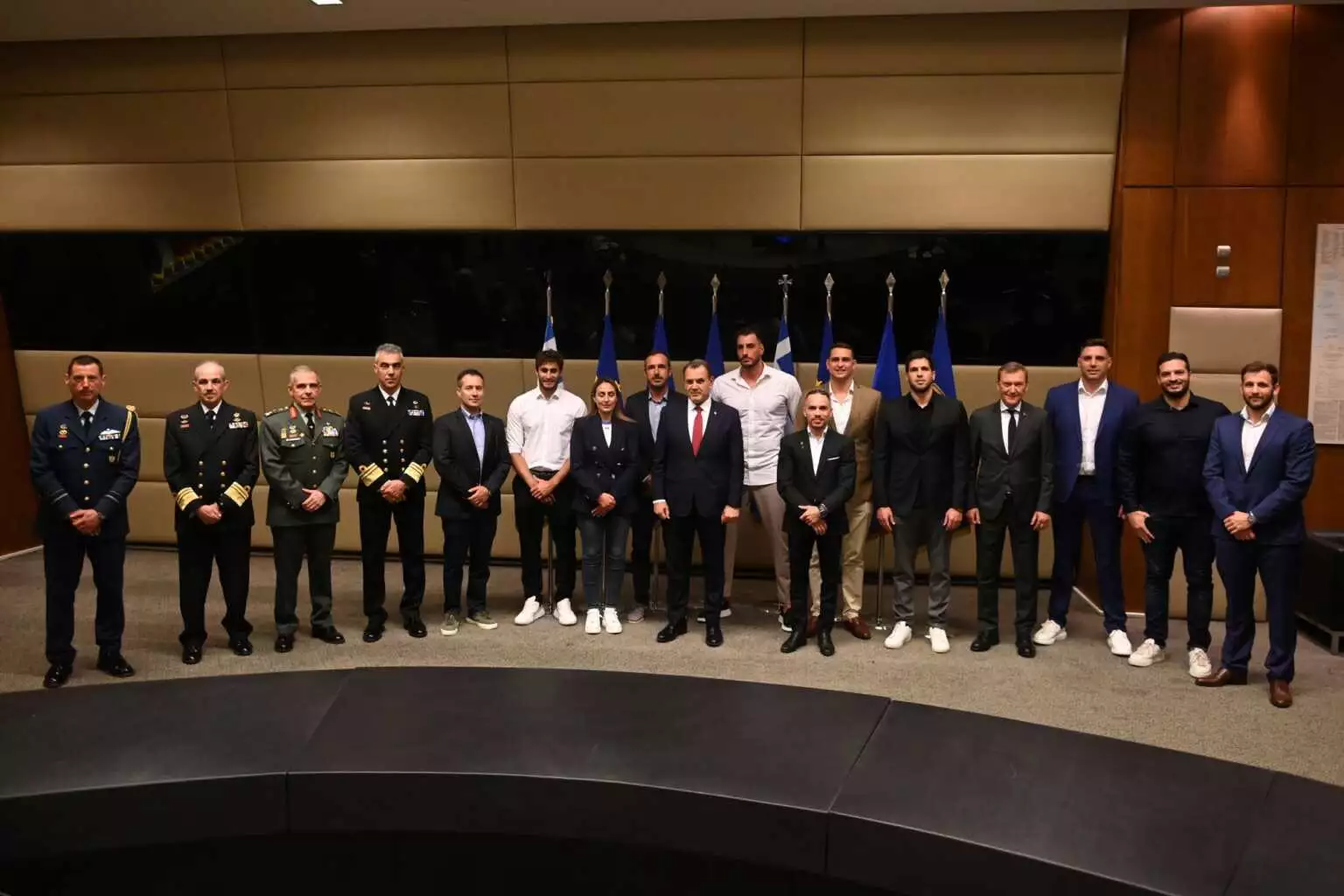 Την ένταξη στις Ένοπλες Δυνάμεις 21 νέων Ολυμπιονικών ανακοίνωσε ο Νίκος Παναγιωτόπουλος