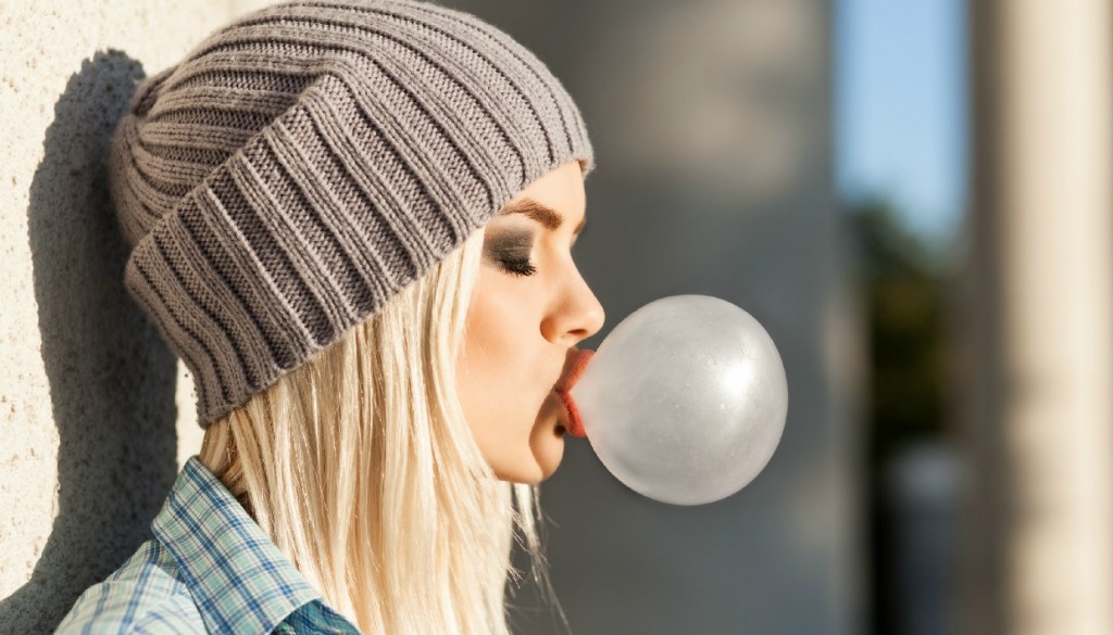 Έχετε αναρωτηθεί; – Πότε αρχίσαμε να μασάμε τσίχλα;