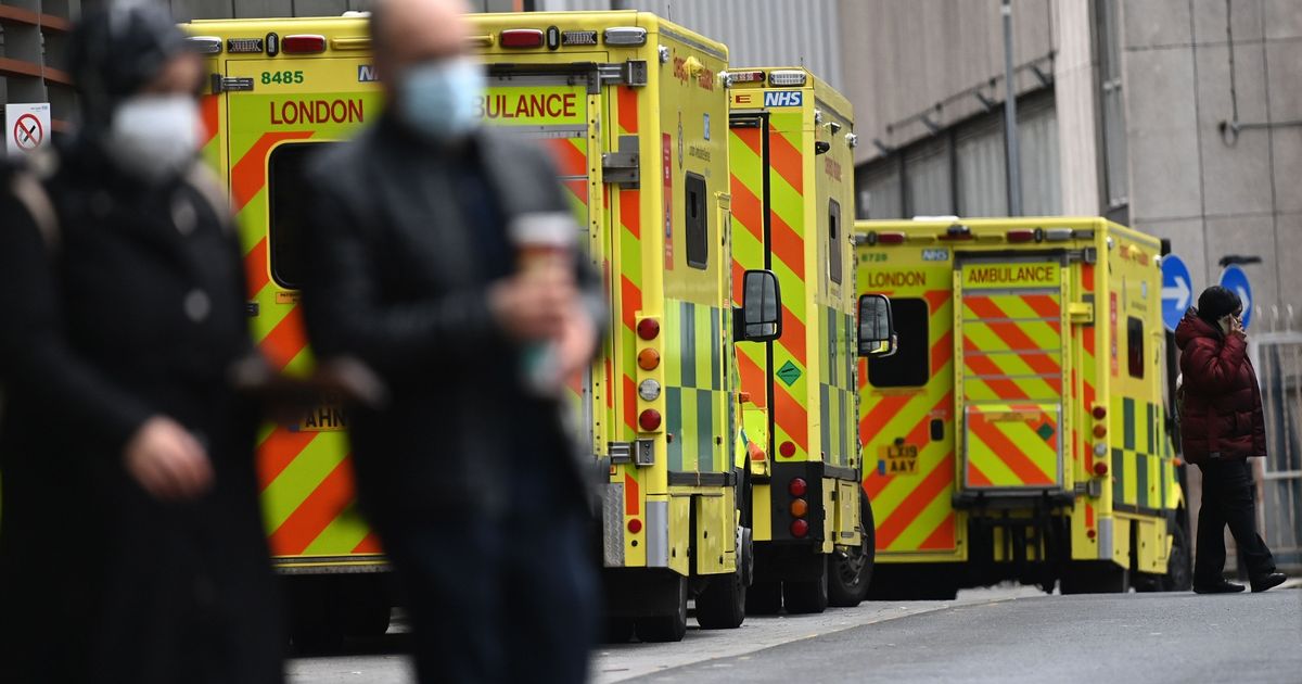 Τα αποτελέσματα των εμβολίων  Covid-19: Δεκάδες χιλιάδες θάνατου πάνω από το κανονικό στην Βρετανία