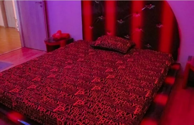 Θεσσαλονίκη: Κρυφές κάμερες κατέγραφαν τους «πελάτες» σε παράνομο οίκο ανοχής