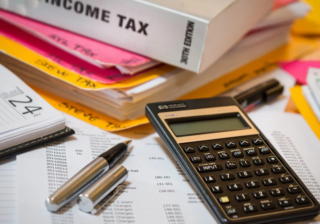 ΑΑΔΕ: Ο ΕΝΦΙΑ «φρέναρε» τις άμεσες επιστροφές φόρου εισοδήματος