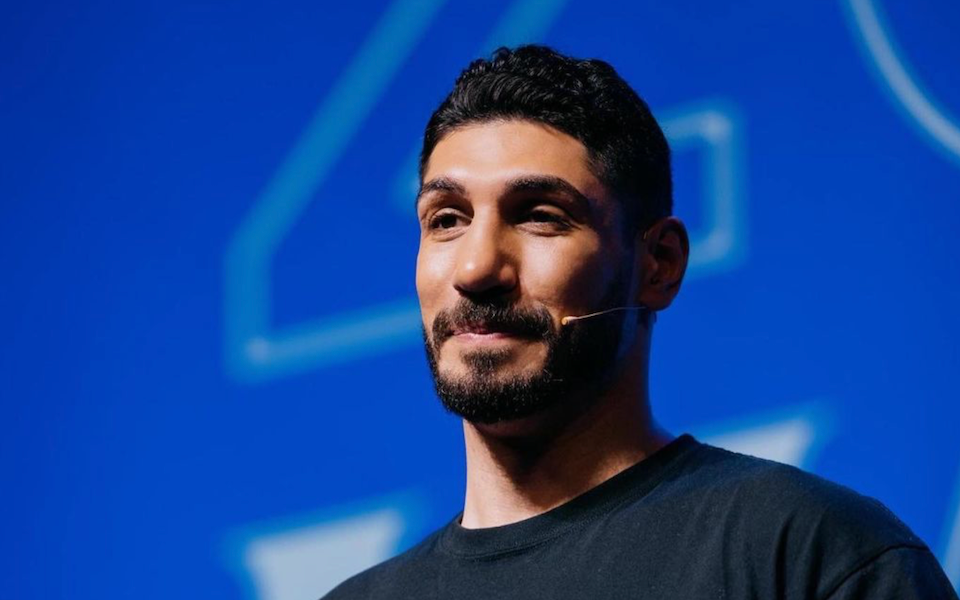 Ενές Καντέρ για τις τουρκικές εκλογές: «Ας νικήσουμε τον δικτάτορα Ρ.Τ.Ερντογάν» (βίντεο)