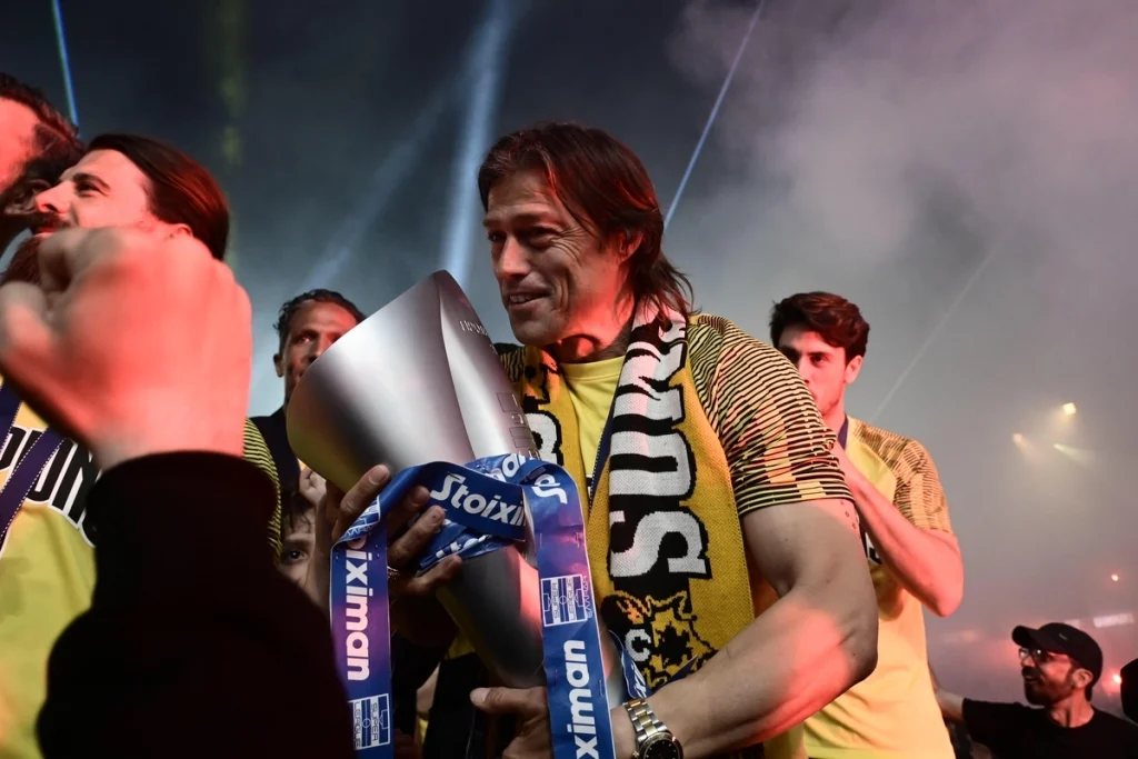 «Σείστηκε» η «Opap Arena» στην απονομή του πρωταθλήματος στην ΑΕΚ (φωτό-βίντεο)