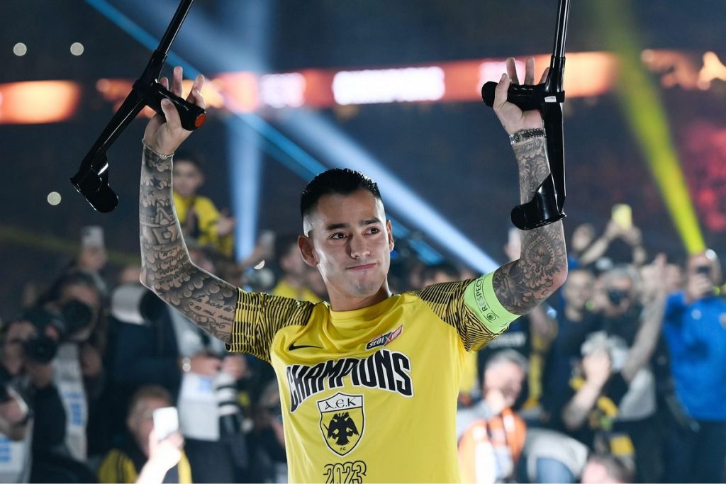 Aποθέωση από Ερασιτέχνη Άρη: «Μεγαλώνουμε τα παιδιά μας για να γίνουν Σέρχιο Αραούχο – Άλκη ζεις» (φωτό)