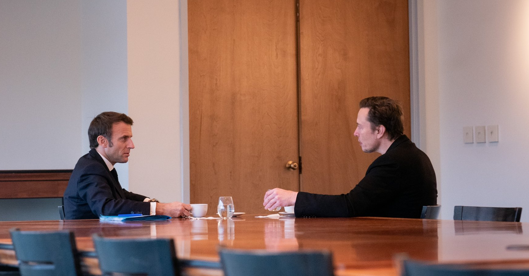 Με τον Ε.Μακρόν θα συναντηθεί σήμερα στο Παρίσι ο Ε.Μασκ