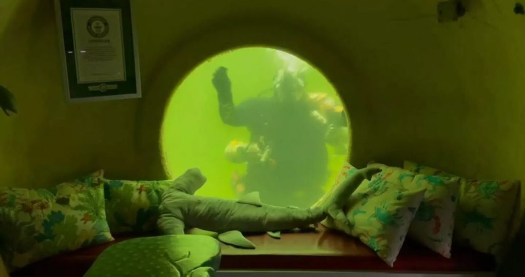 Φλόριντα: Ερευνητής έσπασε το ρεκόρ υποβρύχιας διαβίωσης