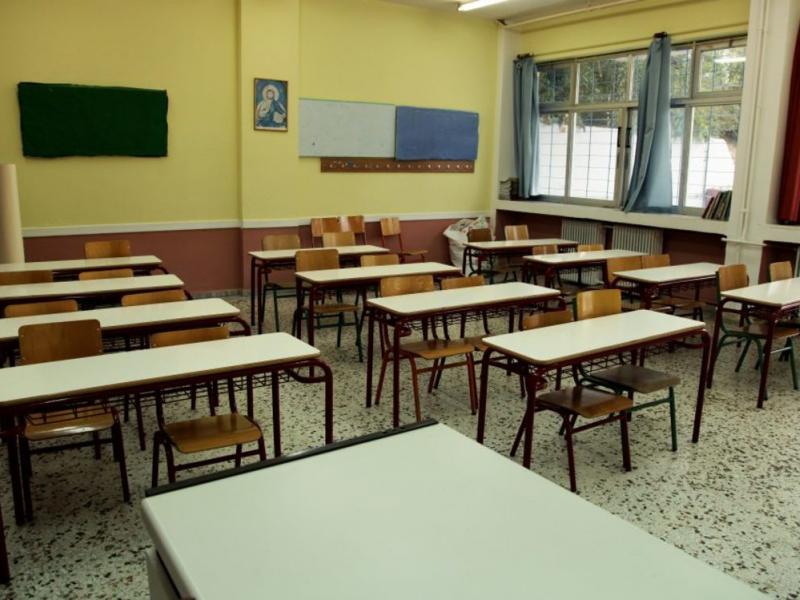 Θεσσαλονίκη: Χειροπέδες σε 13χρονο που έκανε φάρσα για βόμβα στο σχολείο του