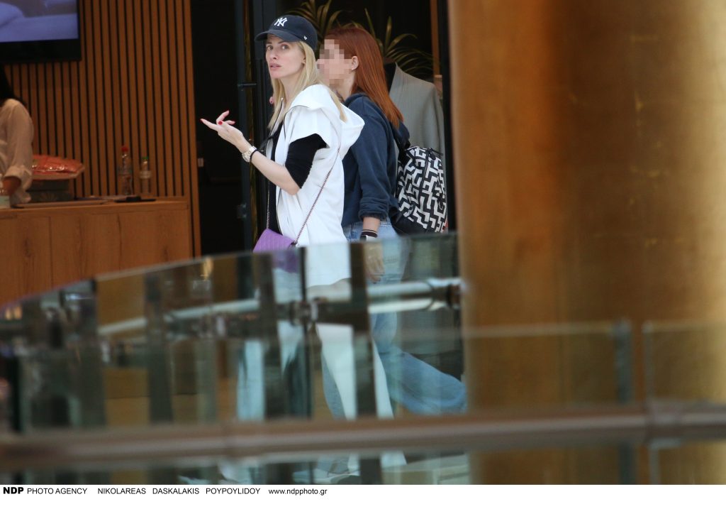 Η σπάνια εμφάνιση της Ευαγγελίας Αραβανή (φωτό)