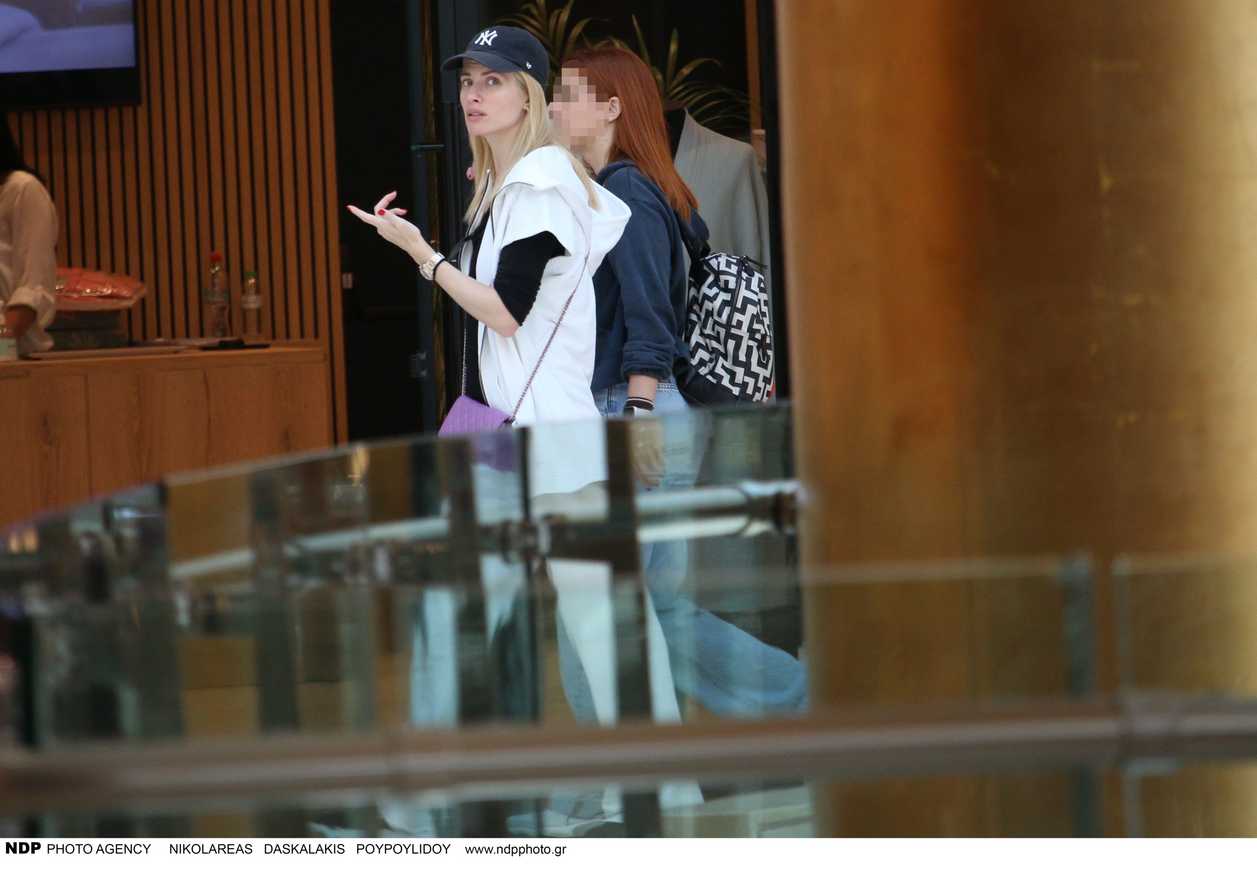 Η σπάνια εμφάνιση της Ευαγγελίας Αραβανή (φωτό)