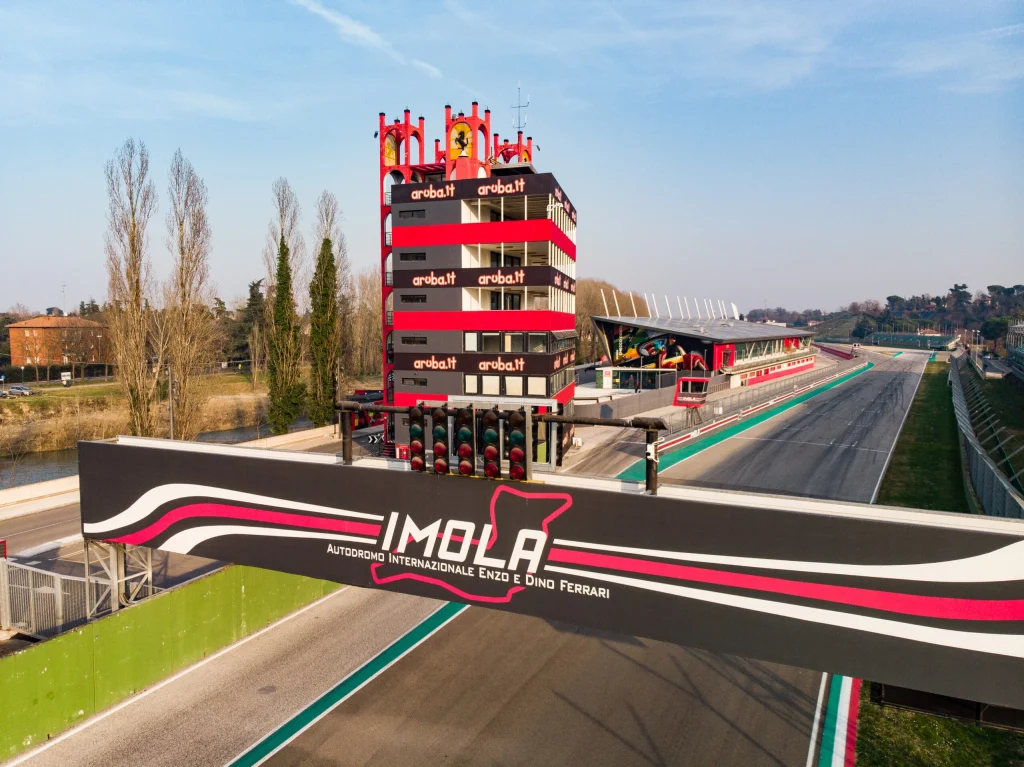 F1: Αναβλήθηκε το GP της Ίμολα λόγω της κακοκαιρίας που πλήττει την Ιταλία