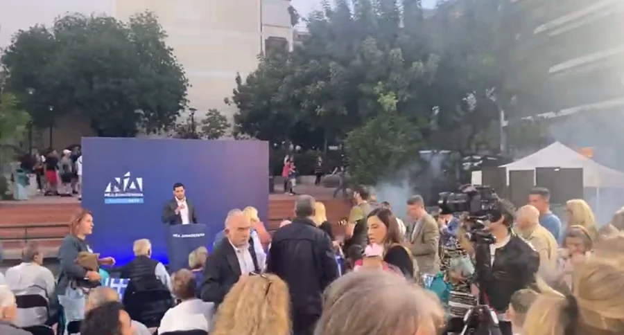 Επίθεση αγνώστων με δακρυγόνα σε ομιλία του Κ.Κυρανάκη στου Ζωγράφου (βίντεο)