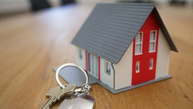 «Εξοικονομώ ανακαινίζω» για νέους: Από σήμερα οι αιτήσεις – Οι δικαιούχοι και τα ποσά επιδότησης