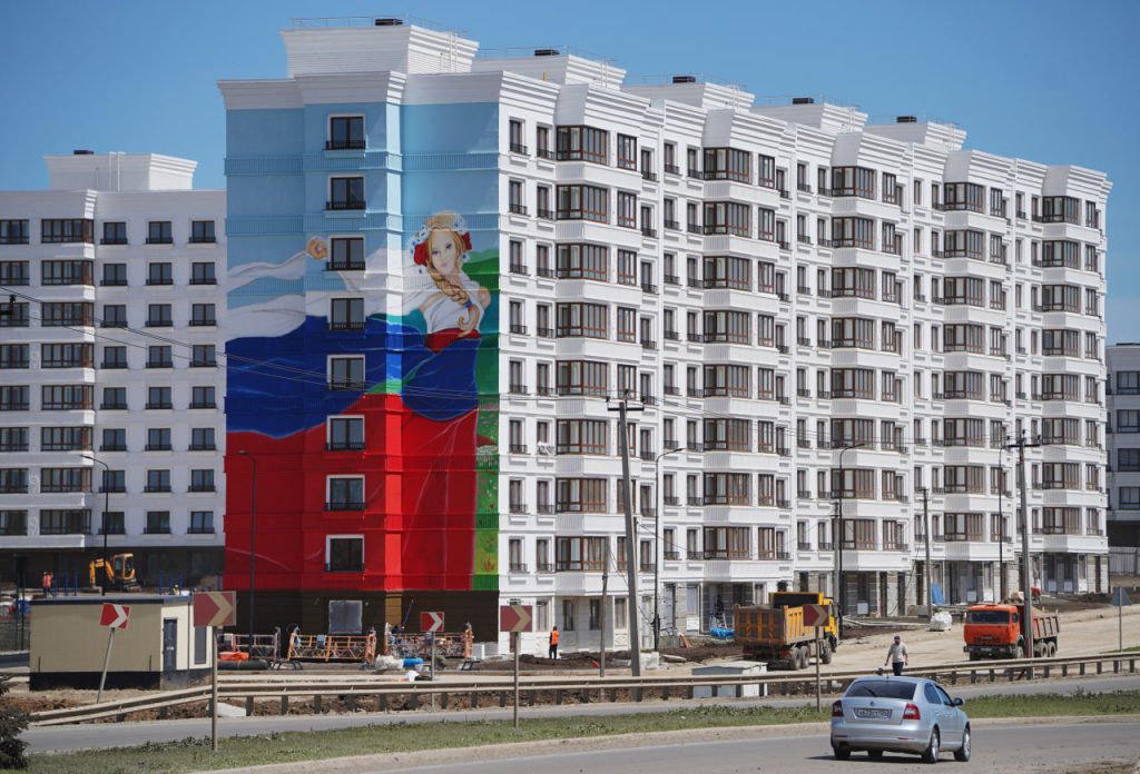 Μαριούπολη: Σε εξέλιξη το πρόγραμμα ανοικοδόμησης της πόλης ένα χρόνο μετά την απελευθέρωσή της από τις ρωσικές δυνάμεις