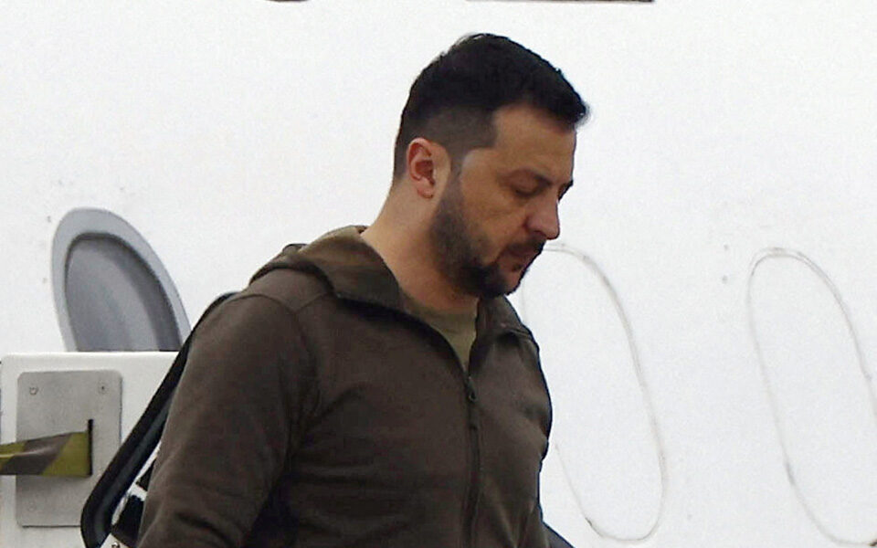 Με γαλλικό αεροσκάφος στη Χιροσίμα για τους G7 ο Ζελένσκι: «Η ειρήνη θα έρθει πιο κοντά σήμερα»