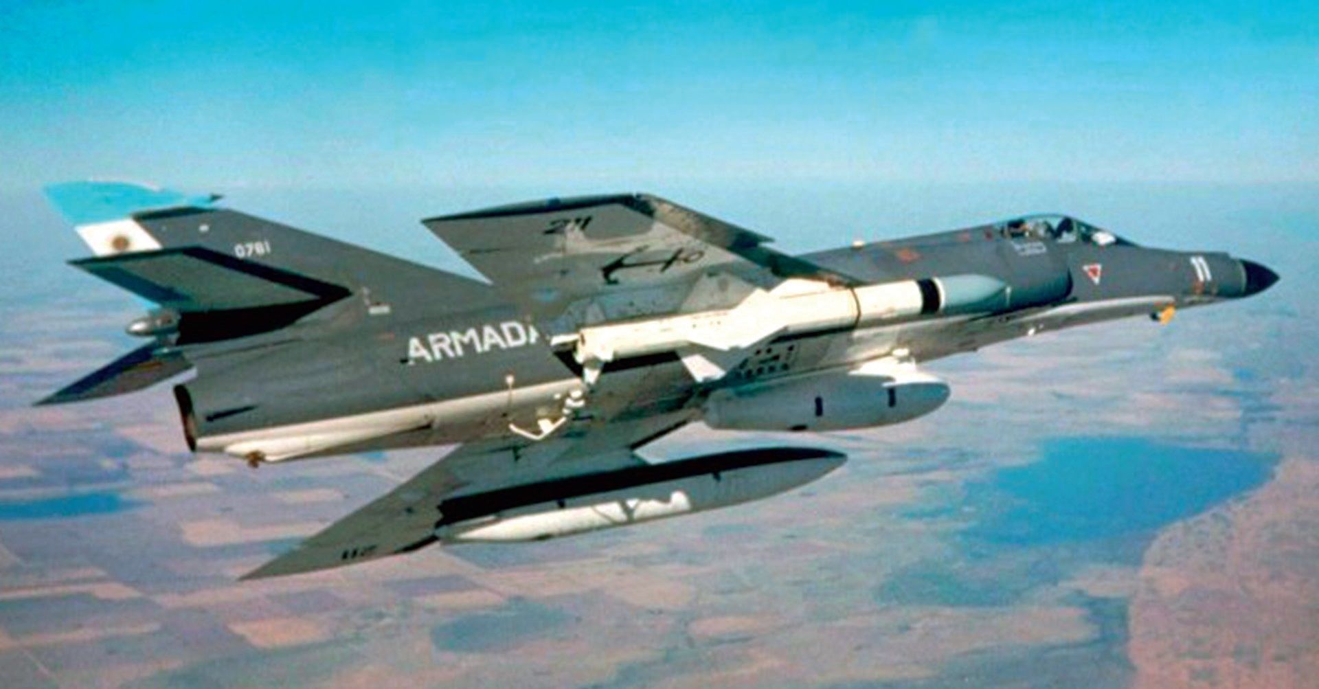 Οι βρετανικές κυρώσεις «κατέρριψαν» τα Super Étendard της Αργεντινής – Θα αποσυρθούν