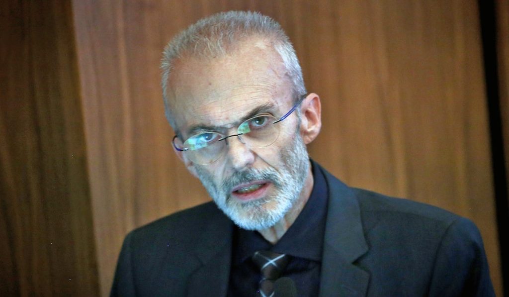 MRB: «Οι ελεύθεροι επαγγελματίες “έκαψαν” τον ΣΥΡΙΖΑ – Το 52% ψήφισε ΝΔ» λέει ο Δημήτρης Μαύρος