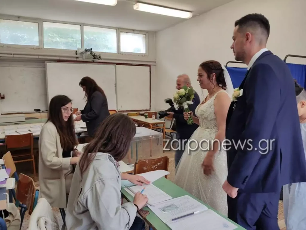 Άφησαν τον γάμο να πάνε… στις κάλπες: Ζευγάρι πήγε να ψηφίσει αμέσως μετά τον γάμο του