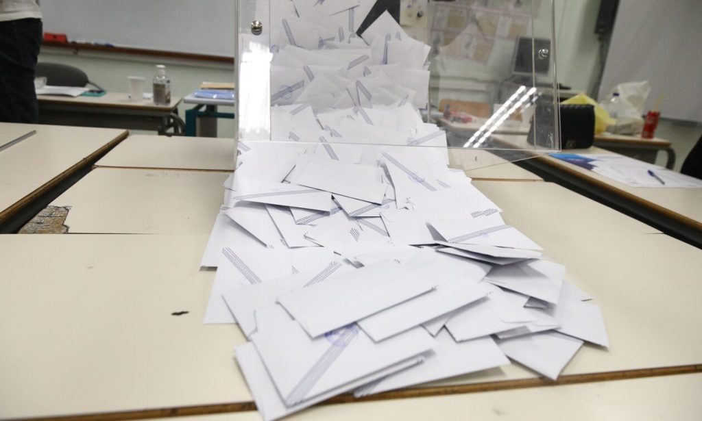 Ρόδος: Επεισόδιο στο εκλογικό τμήμα της κοινότητας Πυλώνα – 47χρονος ήθελε να πάρει μόνο ψηφοδέλτιο του ΠΑΣΟΚ