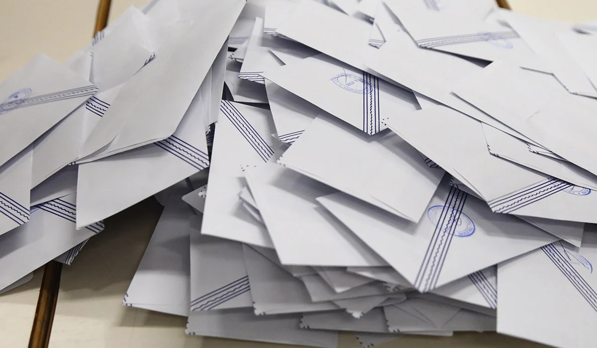 Ρόδος: Δικογραφία για 47χρονο που ήθελε να πάρει μόνο ψηφοδέλτιο του ΠΑΣΟΚ