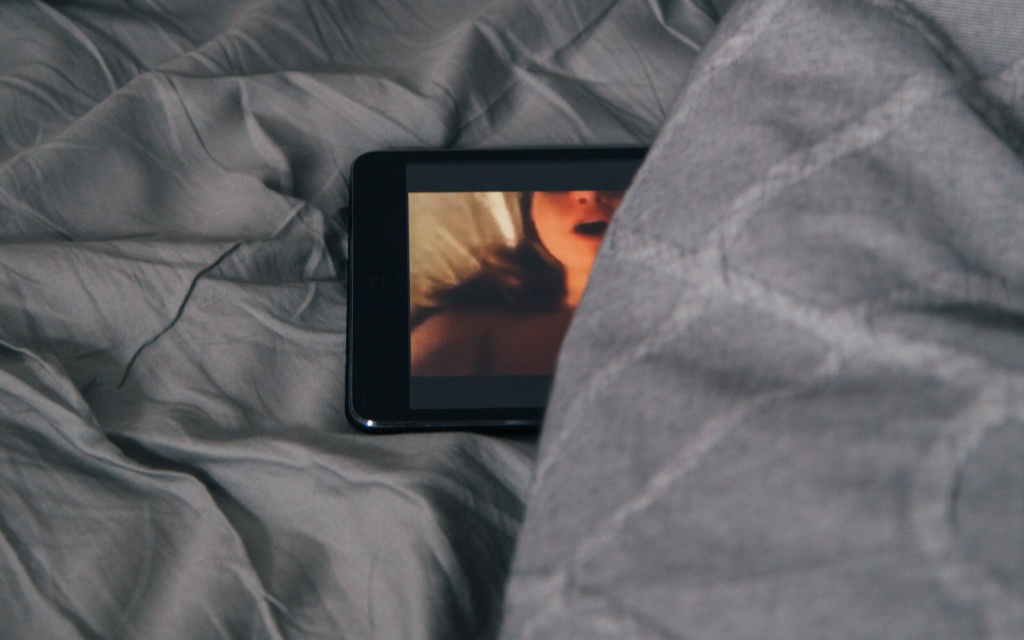 Κυψέλη: 26χρονη κατήγγειλε τον πρώην σύντροφό της για revenge porn και βιασμό