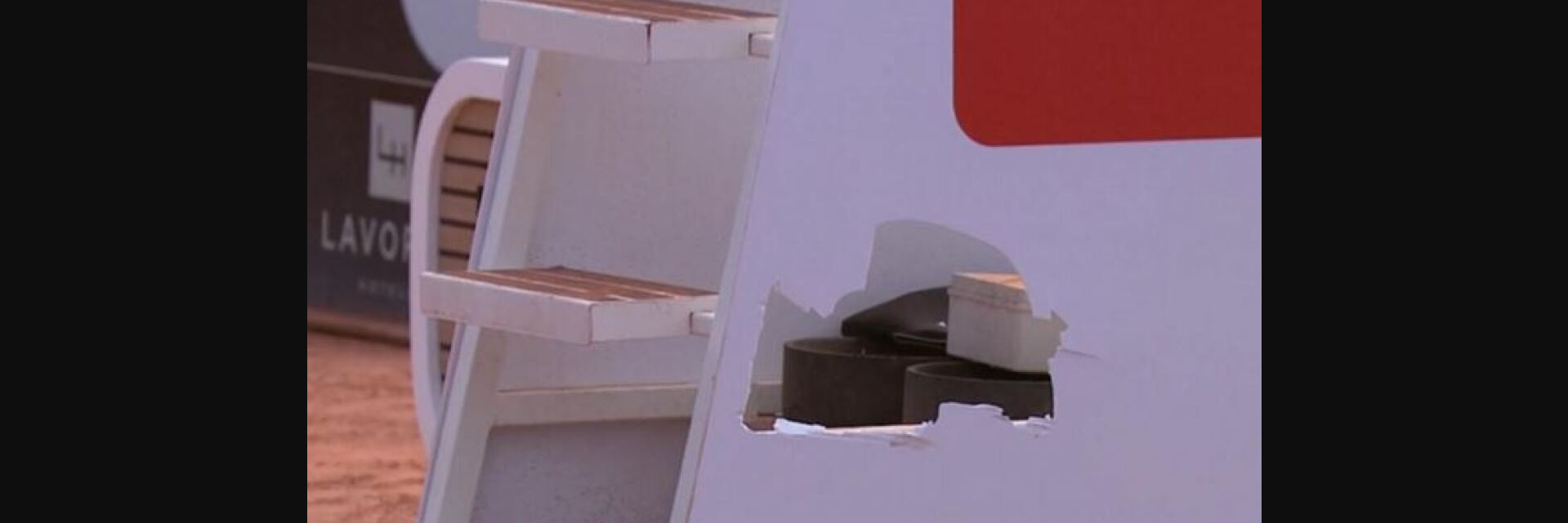 Μίκαελ Ίμερ: Σουηδός τενίστας επιτέθηκε στον διαιτητή και έσπασε τη ρακέτα του στη βάση της καρέκλας (βίντεο)