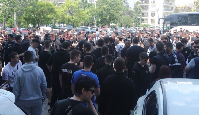 Τελικός Κυπέλου Ελλάδας: Η αστυνομία εμπόδισε την είσοδο οπαδών του ΠΑΟΚ στον Βόλο