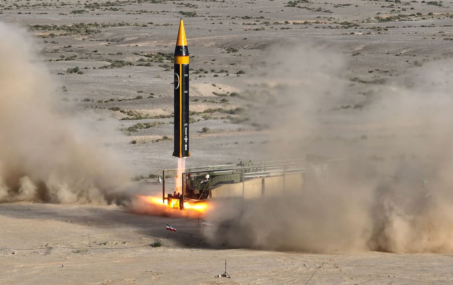 Το Ιράν δοκίμασε έναν νέο βαλλιστικό πύραυλο με βεληνεκές 2.000 χλμ. (βίντεο)