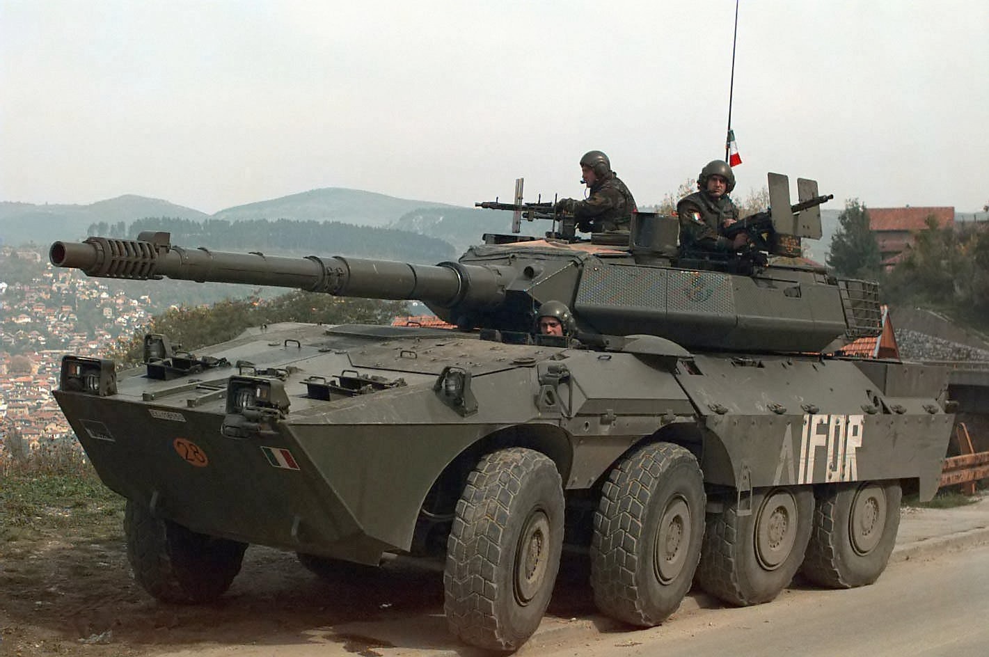 Καταστροφείς αρμάτων Centauro Β1 στέλνει η Ιταλία για να ενισχύσει τον ουκρανικό στρατό (βίντεο)
