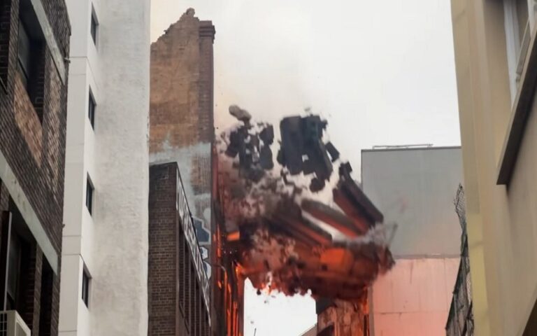 Αυστραλία: Τεράστια φωτιά σε επταώροφο κτήριο στο Σίδνεϊ – Κατέρρευσαν τμήματά του