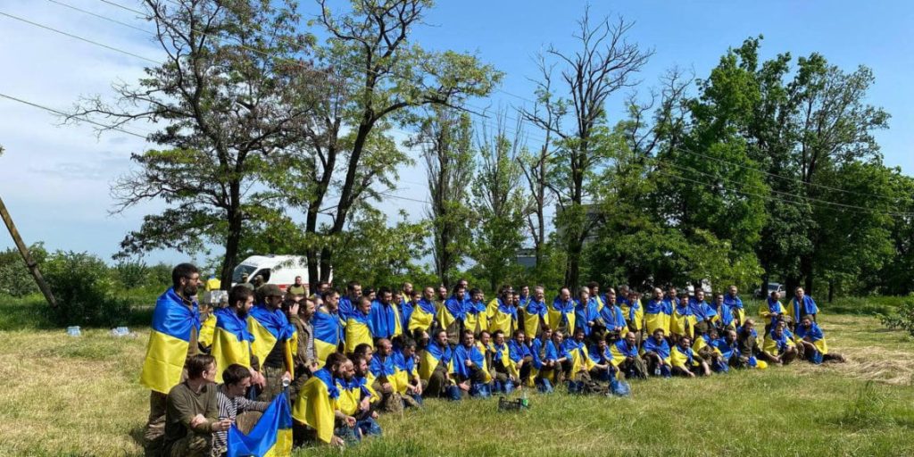 106 Ουκρανοί στρατιώτες που αιχμαλωτίστηκαν στη Μπαχμούτ από τον ρωσικό στρατό απελευθερώθηκαν