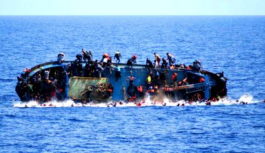 Παράνομοι μετανάστες προσπάθησαν να καταλάβουν τουρκικό πλοίο στο οποίο κρύβονταν! – Κινητοποιήθηκαν οι ιταλικές αρχές