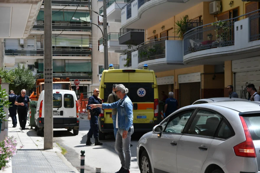 Λάρισα: Ηλικιωμένος άνδρας έκανε «βουτιά θανάτου» από τον 4ο όροφο (φώτο)