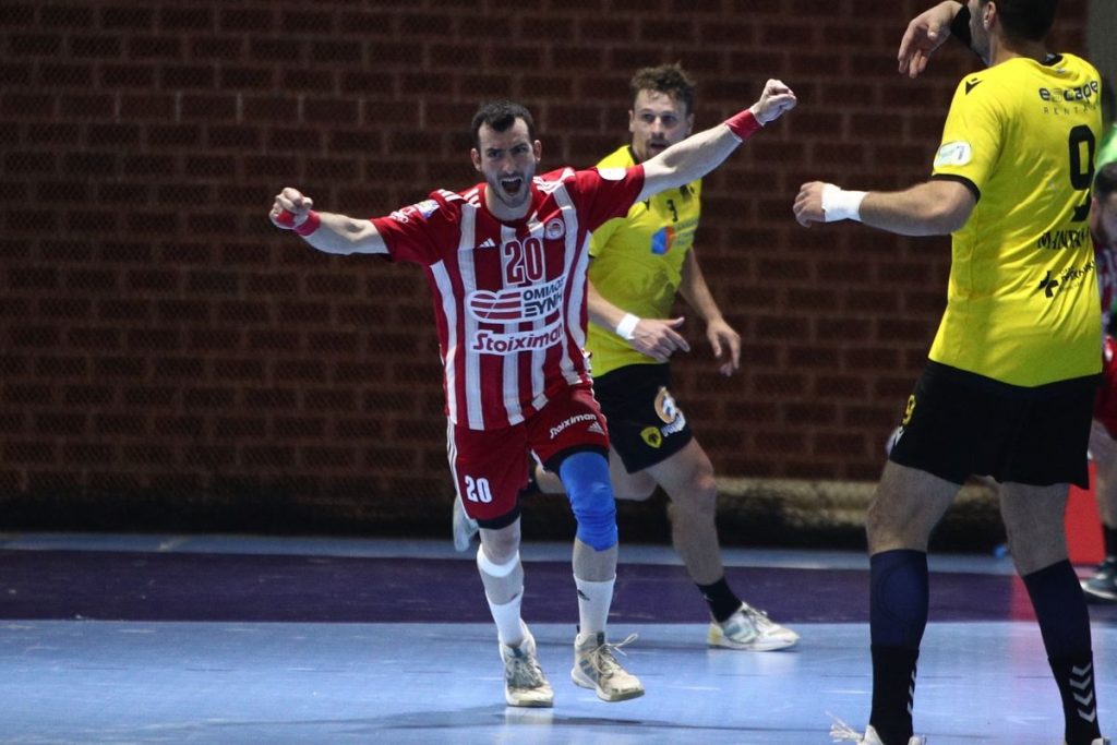 Handball Premier: Ο Ολυμπιακός «λύγισε» την ΑΕΚ και έστειλε τη σειρά σε πέμπτο και τελευταίο τελικό (27-25)