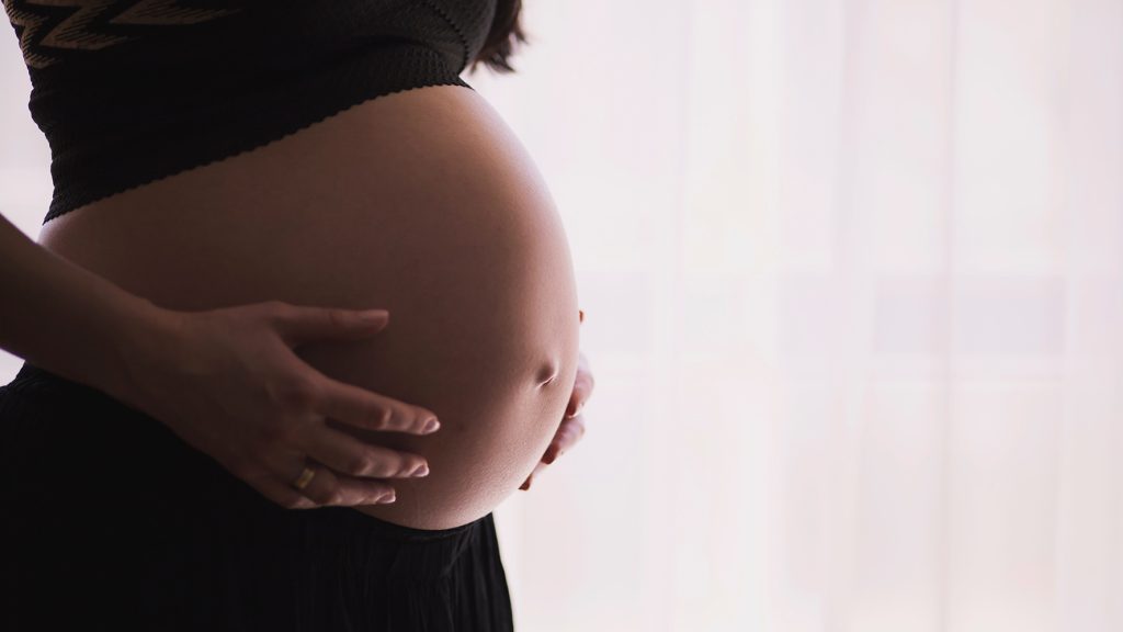 Εγκυμοσύνη: Αυτά είναι τα δέκα συμπτώματα του τρίτου τριμήνου