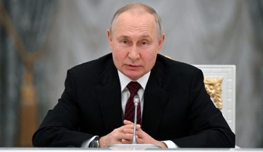 Β.Πούτιν: «Δεν θα επιστρέψουμε στους “κακοθελητές” να αποσταθεροποιήσουν τη Ρωσία»