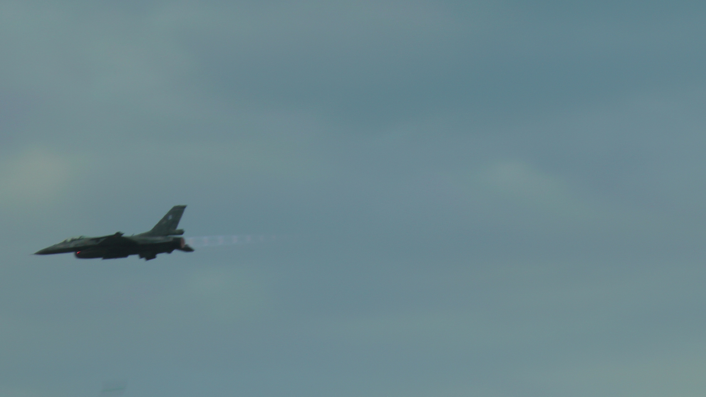 Ολοκληρώθηκαν οι εκδηλώσεις για τα 82 χρόνια από τη Μάχη της Κρήτης – Με αλεξιπτωτιστές και αεροπορική επίδειξη F-16