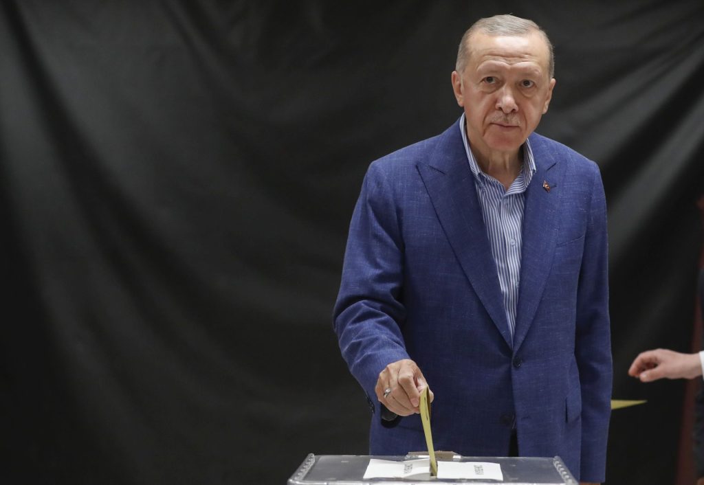 Τουρκία: Θύμωσε με ψηφοφόρο ο Ρ.Τ.Ερντογάν – «Τι συμβαίνει;» (βίντεο)